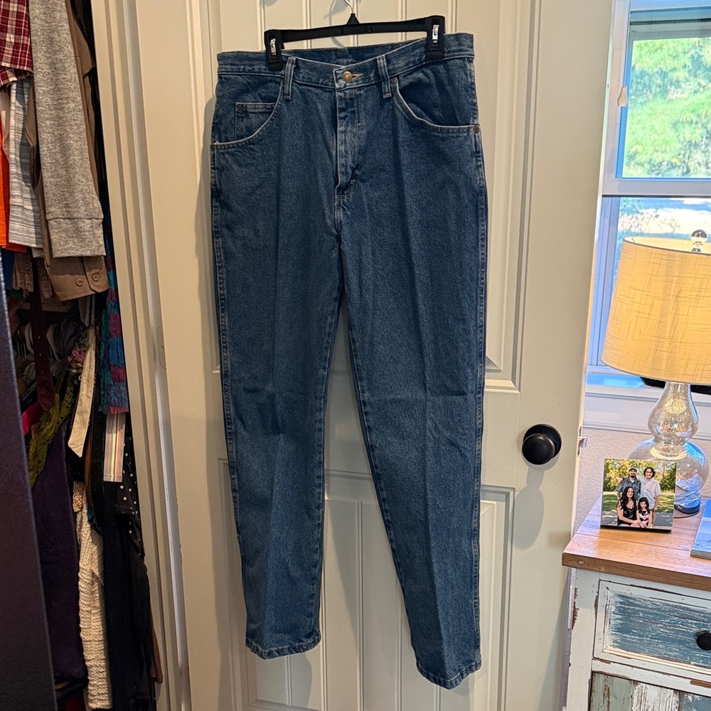 Wrangler Men’s Straight Leg Blue Jeans - Picture 3 of 6
